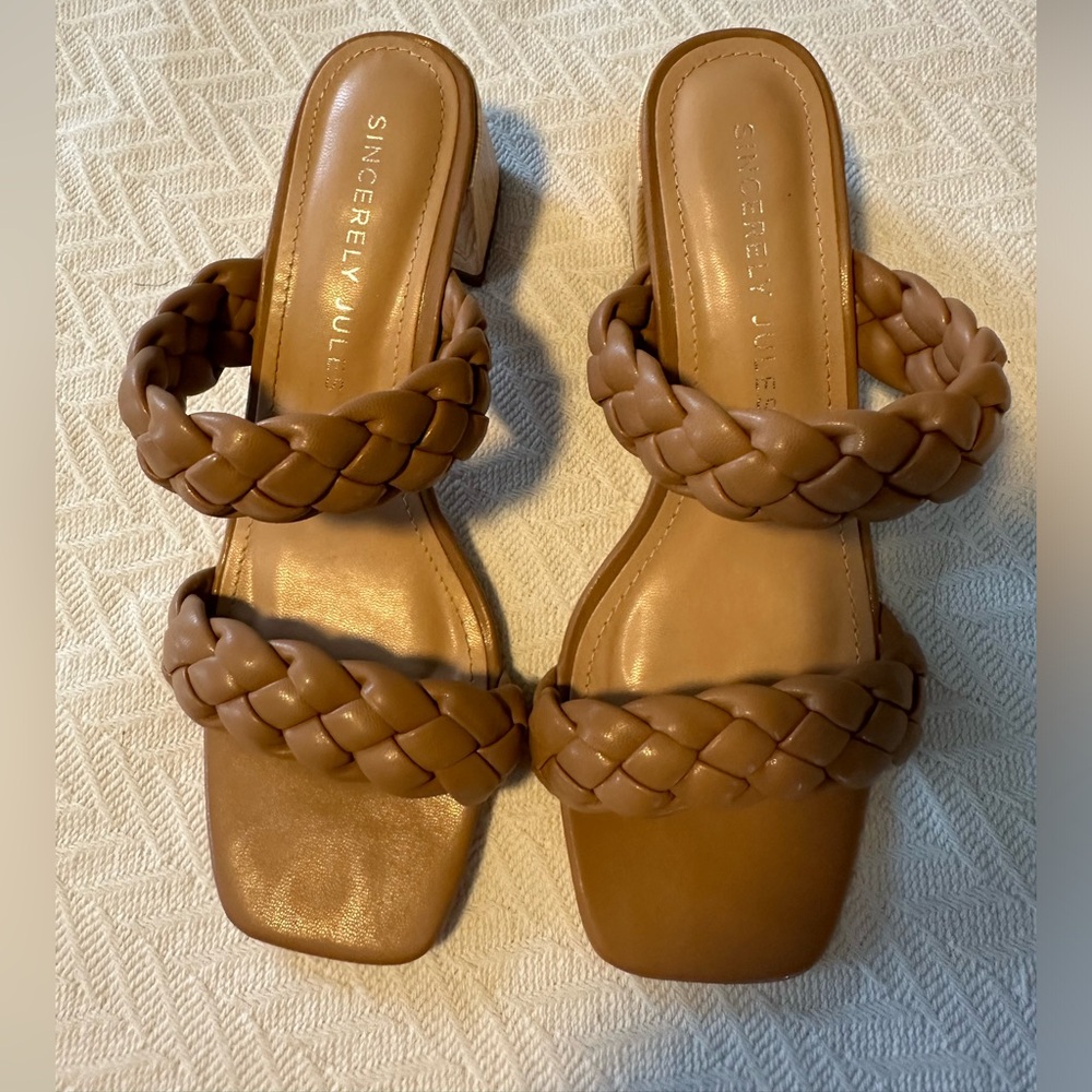 NWOT Sincerely Jules heels NEVER WORN